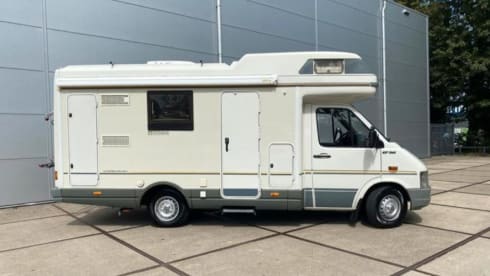 4p Volkswagen alcove from 1998