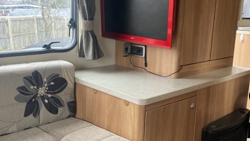 6 berth Swift Escape 686
