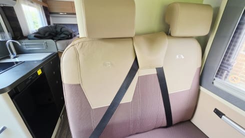 Automaat – 2p Adria Mobil semi-integrated uit 2017