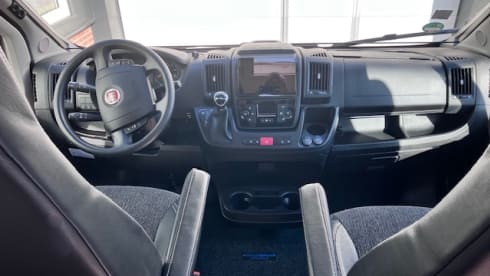 Saeftinghe – Available for rent in Spain from October 1st: Beautiful two-person LMC Camper 