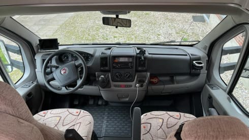 Complete neat well maintained Camper for families or couples