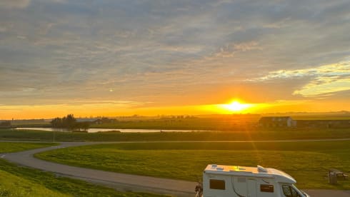 Louis – 4p McLouis semi-integrated uit 2007