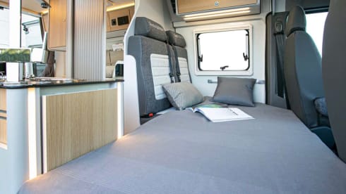 JR – RENTAL VAN MASTER VAN XS FONT VENDOME
