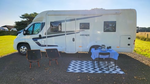THE SAVOY – Swift Escape 694 Luxury Island Bed Motorhome Pets 5G WIFI Smart TV