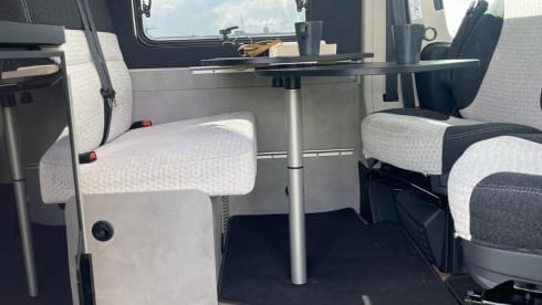4p Dethleffs bus from 2024