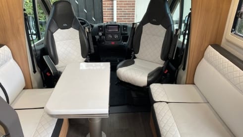 . – Luxury complete Adria semi-integrated camper