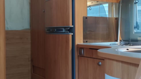 Adriaatje – 6p Adria alcove camper from 2008 The ideal family camper