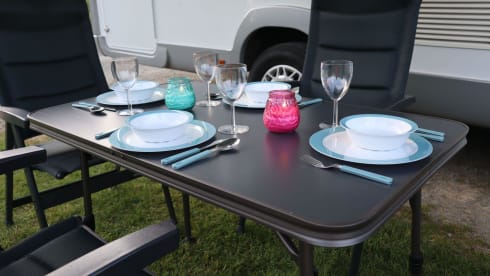 Mobilhome voor 4 personen – 4p Ford semi-integrated uit 2020