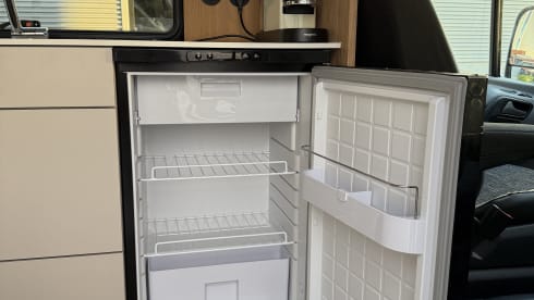 Crazy camper – 2p Mercedes-Benz bus uit 2017