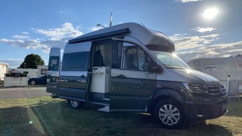 4 personen  – VW GRAND CALIFORNIA equipped with many automatic options