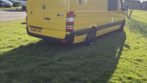 BumbleBee – 4 berth Mercedes-Benz campervan from 2015