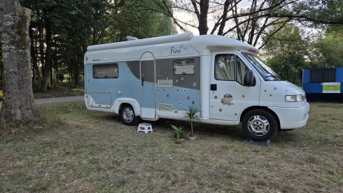 Fien – 4p Dethleffs semi-integrated from 2002