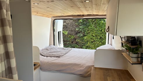Rory the Relay – 3 berth Citroën campervan from 2017