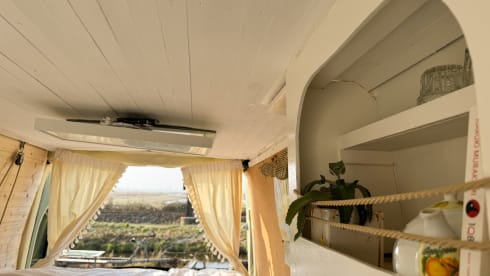 Bohemies authentic camping  – Compact & complete VW Camper, off-grid road trip bus for 2-3 people