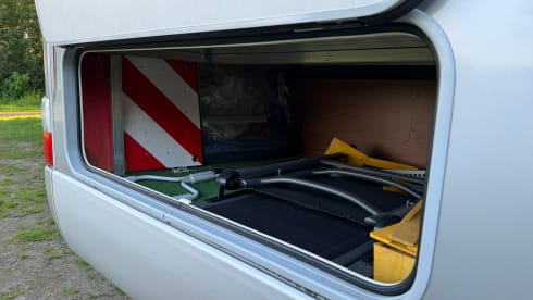 Spacious Luxury 2P Hymer Semi-integrated