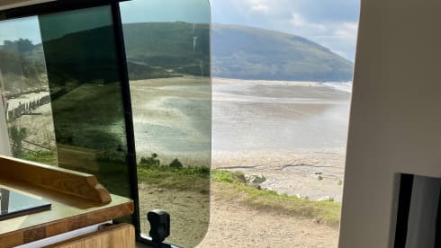 The Juanderer – 2 berth Mercedes-Benz bus from 2015
