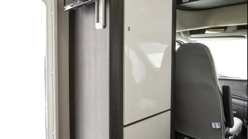 L2R – grand 2-6 berth, free wifi & unlimited miles