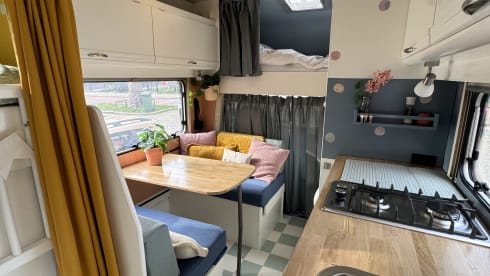 Marietje – Compact yet spacious camper for 6 people