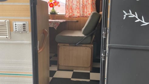 Vintage BETSY – 5p Peugeot alcove from 1991