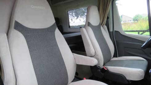 Rientje – 4p Chausson 777 titanium Premium Full Option Semi-Integrated 023