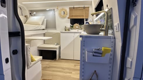 Abbi  – GUIDO II - home luxury van