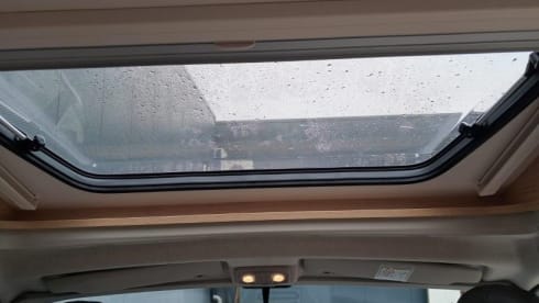 Benimar Tessoro T463 North American hood – automatic