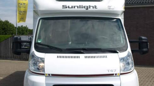 Sunlight T67 – Carefree and Super Luxury camper for 2-4 people