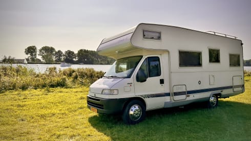 Huisje op wielen  – Spacious family/friends camper 