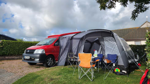 Dan – Toyota Hiace D4D 120 LWB campervan 