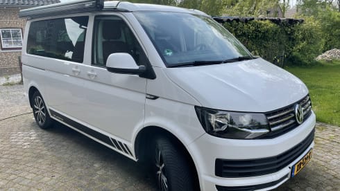 De Witte – Adventurous Volkswagen California T6 - 4 pers. 