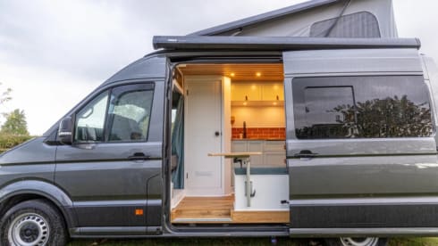 CamperHan  – CamperHan! 2020 VW Crafter, auto, newly converted 4 berth with pop top 