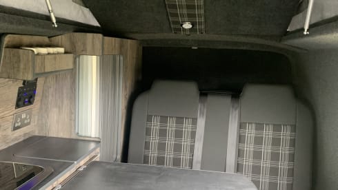 Silver Surfer – VW T6 camper ~ 4 Berth ~ insurance included 