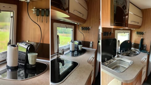 Doe een aanvraag!  – This camper (including rental account) is for sale! 