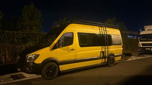 Vantastic 906 X-Adventure – 4p Mercedes-Benz bus from 2015