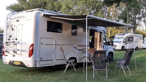 Luxury 5-person camper