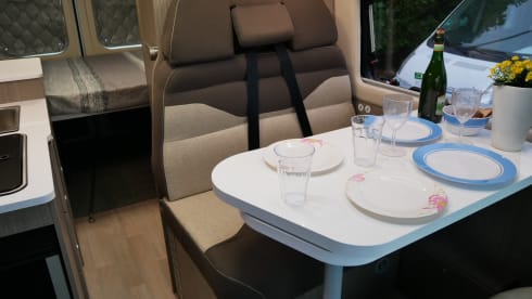 Chausson3, 2 sleeping- 4 seats.