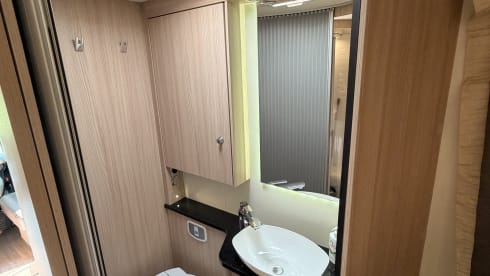 Burstner Nexxo T740 – 3p Bürstner semi-integrated uit 2015