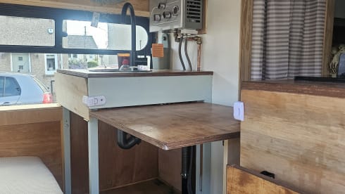 BEVan – 3 berth family and pet friendly campervan 