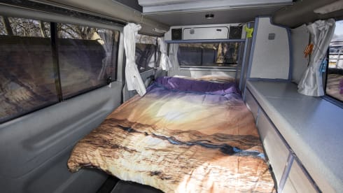 Sunset - VW T4 California with sleeping roof; vending machine