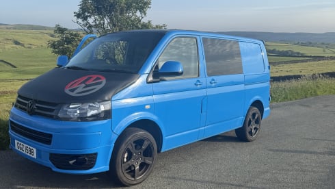 Luxury Clean 3 Berth VW Transporter for hire 