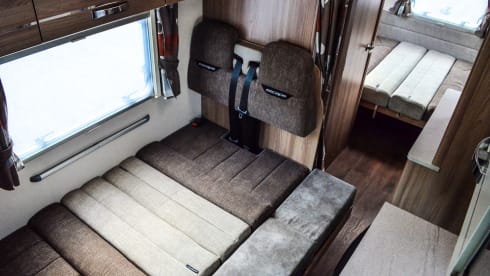 Fiat Ducato - Swift Escape 686 (6 Schlafplätze, Lounge in U-Form)