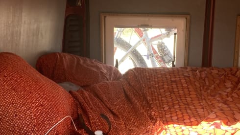 Little Red Devil  – 3p Peugeot bus uit 2020