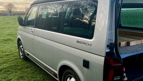 BEACH Green – Volkswagen California BEACH Green (2024)