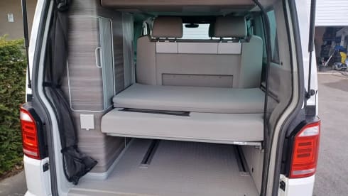 CalOcT6 – 4p Volkswagen campervan from 2018