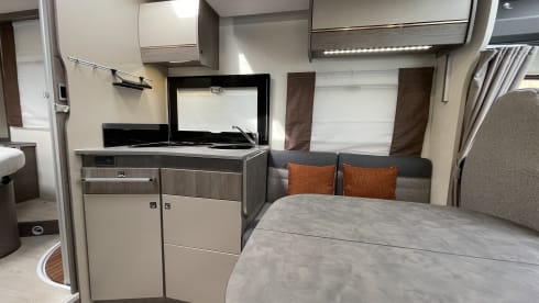 Challenger 308 Graphite Edition