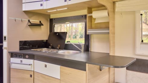 4p Challenger semi-integrated uit 2021