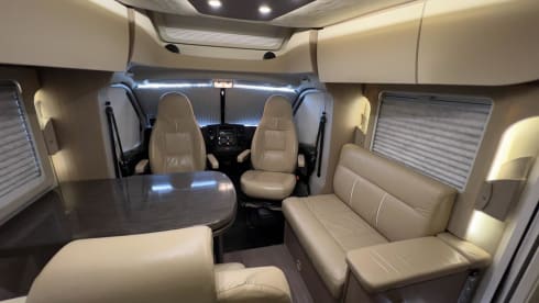 Beautiful luxury 4 person camper