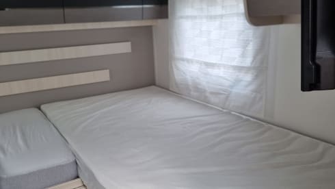 Kampergeluk – Beleef jouw uniek avontuur met onze 4-persoons automaat camper