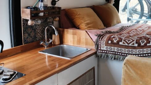 Busje – Self-build camper van for your outdoor adventures! 