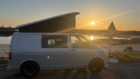 Hamish – Insurance covered! 4 berth Volkswagen campervan from 2020